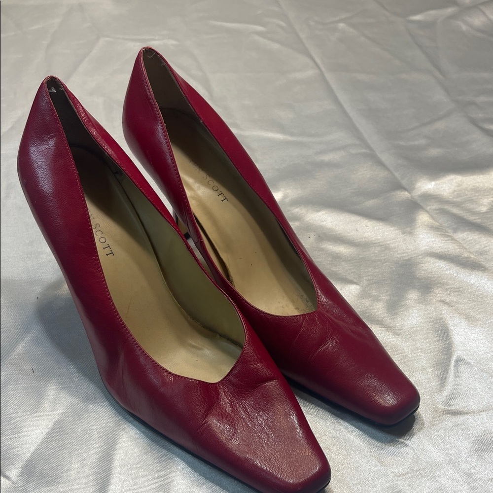 Karen Scott Burgundy Leather Heels